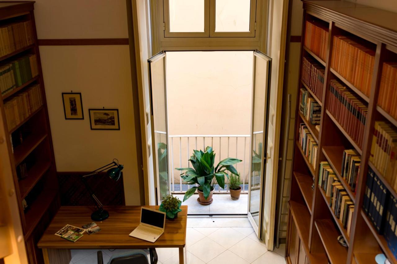 Charming Apartment Napels Buitenkant foto